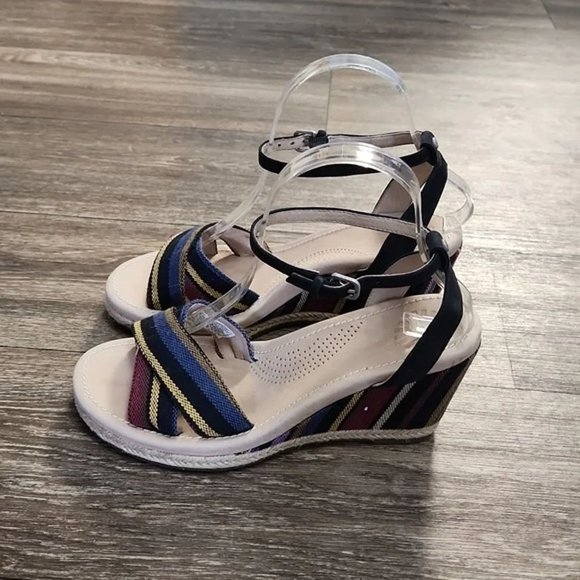 UGG Australia Striped Nyssa Wedge Espadrille Sandals Size 7 - Picture 2 of 8